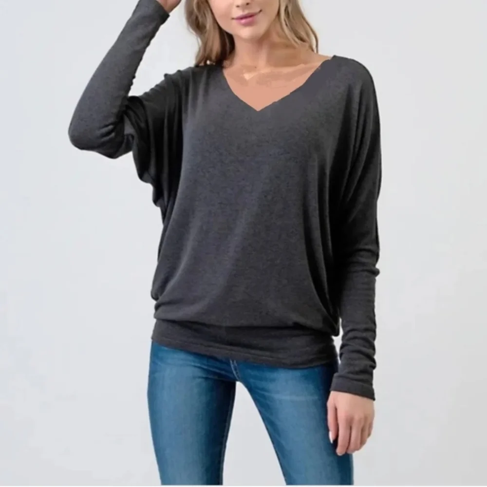 NWT BADGLEY MISCHKA V NECK TOP IN HEATHER GREY
